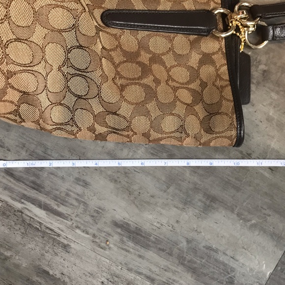 Coach Signature Bag - Picture 16 of 16
